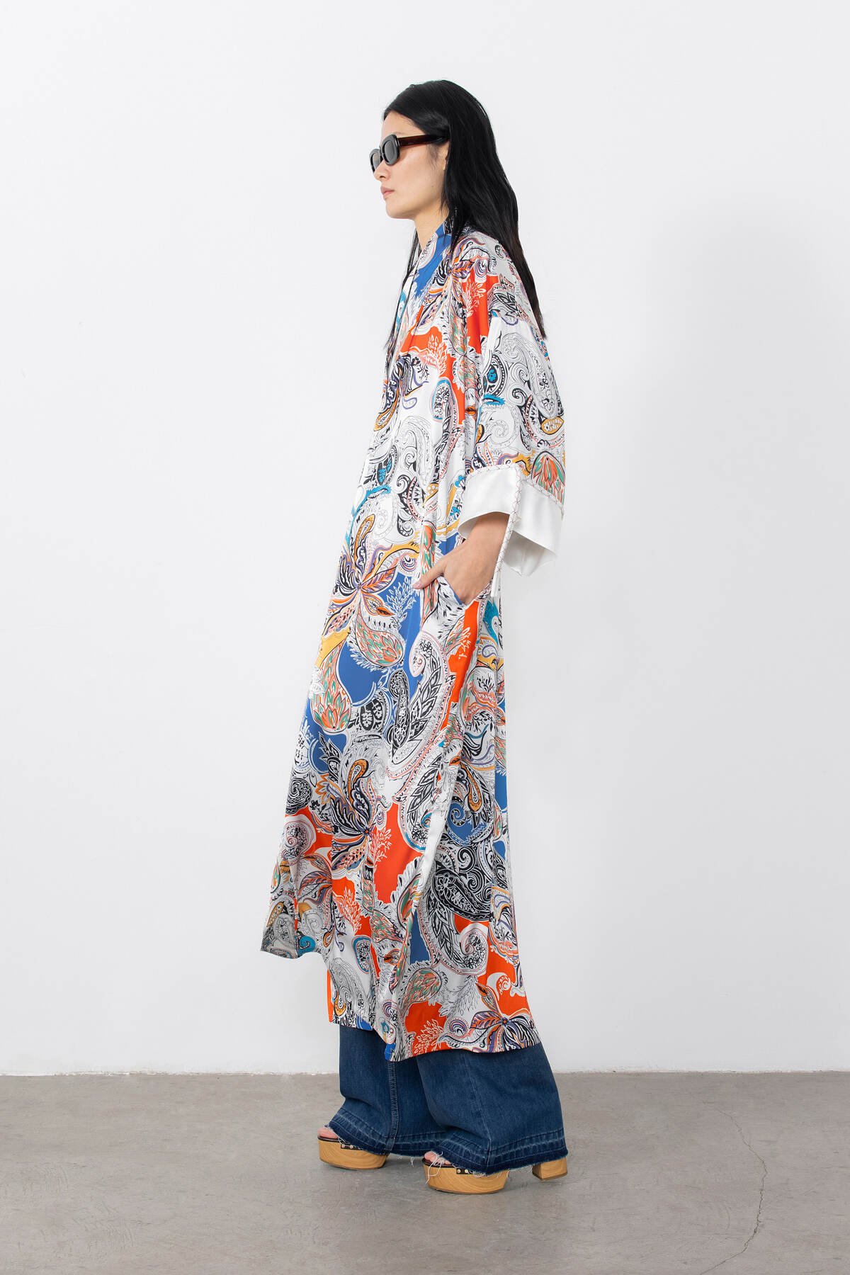 Bağcık Detaylı Belden Seyyar Kuşaklı Kolları Bantlı Kimono
