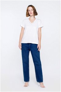 GIZIA SPORT - Basic White T-shirt with Embroidered Neck Detail