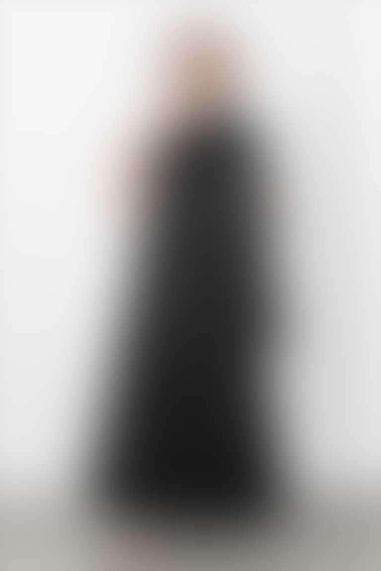 İşlemeli Fiyonk Detaylı Tek Omuz Asimetrik Uzun Siyah Elbise
