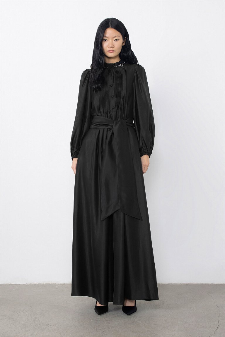 GIZIA - Seyyar Kuşaklı Yakası İşlemeli Siyah Elbise