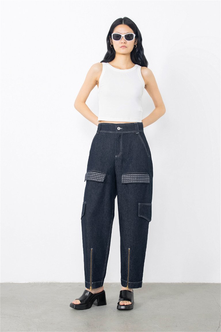GIZIA - Zippered Jeans with Embroidered Pockets