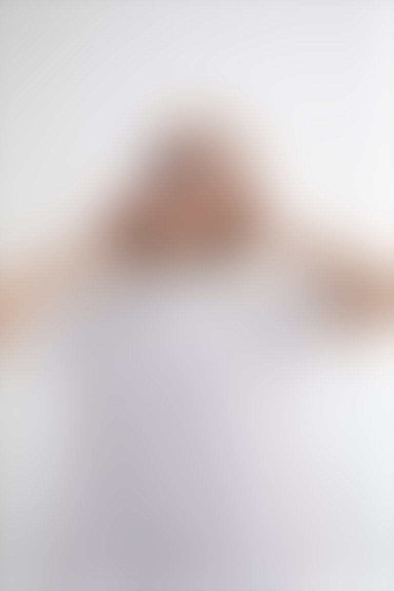 Gömlek Yakalı Altın Çıtçıtlı Fermuarlı Cep Detaylı Rahat Kesim Duble Kollu Beyaz Pamuk Elbise