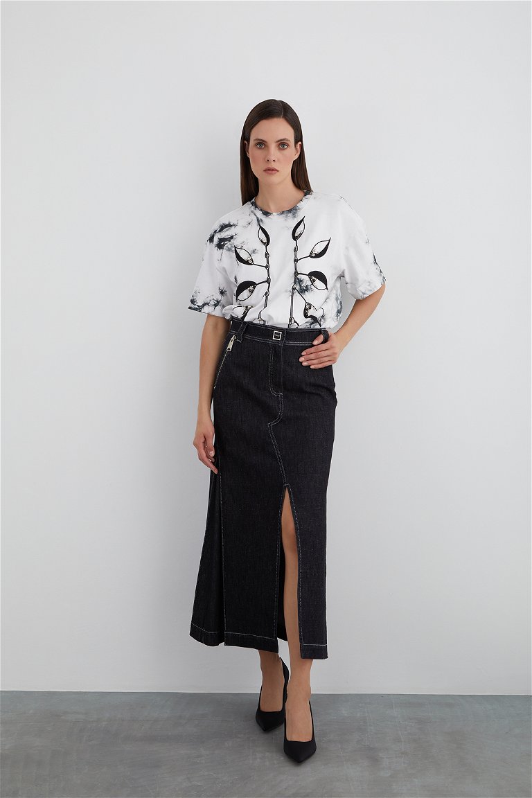 GIZIA - Front Zippered Midi Length Jean Skirt with Zippered Pocket Detail