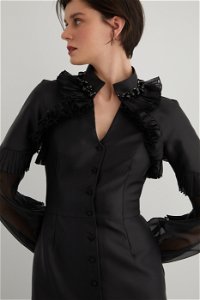 GIZIA - Pile Detaylı Yakası İşlemeli V Yaka Kloş Uzun Siyah Elbise