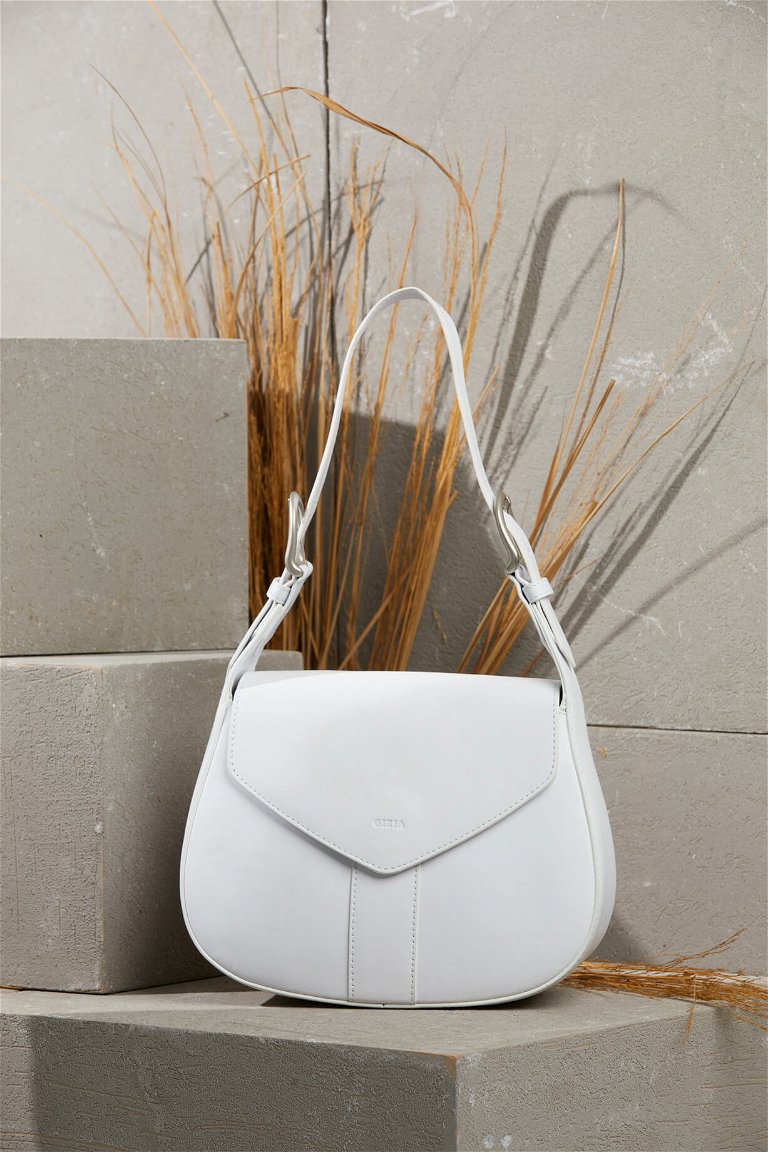 GIZIA - Leather White Bag With Play Cap Handle Detail inside Pocket