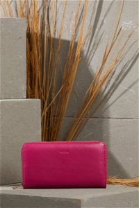GIZIA - Pink Leather Wallet with Zipper Detail
