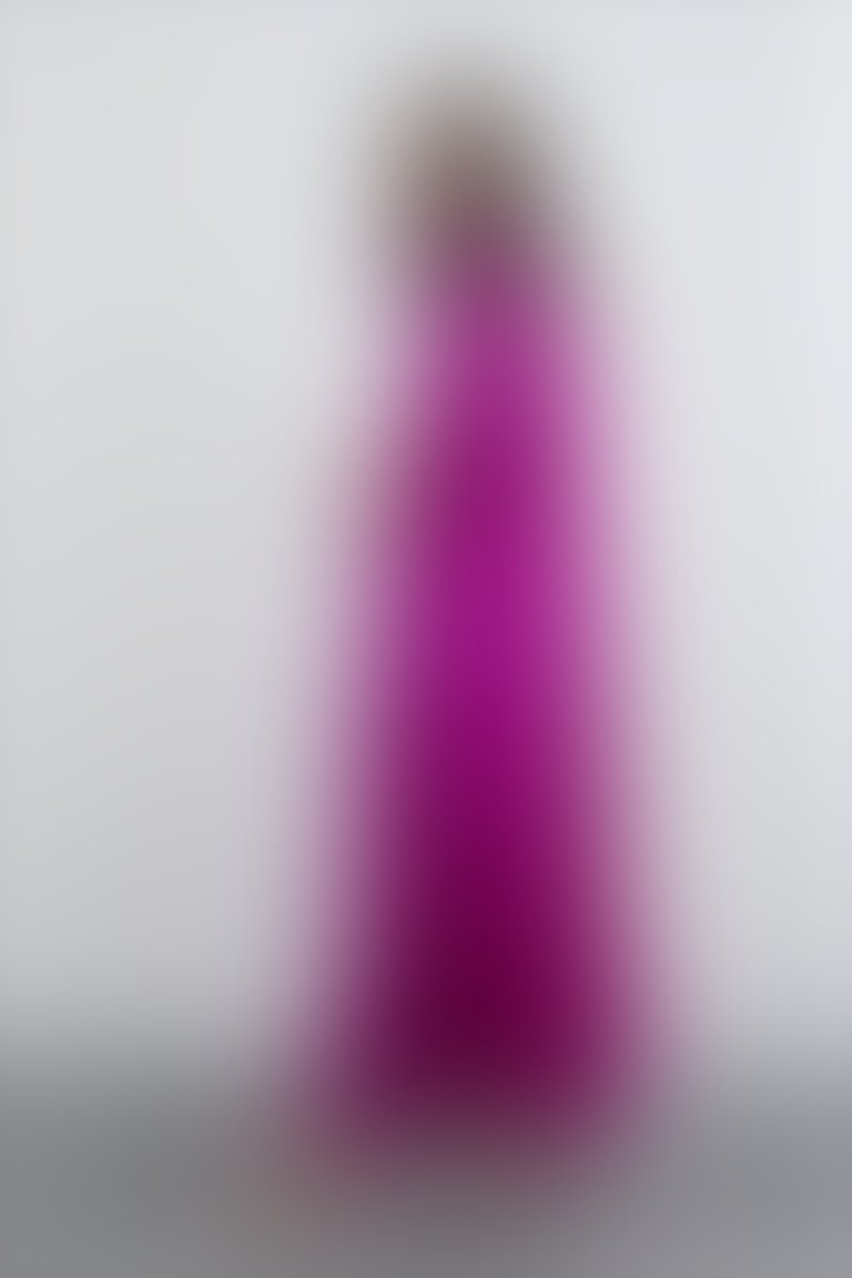 Ön Beden Nervür Detaylı Yakası İşlemeli Kuşaklı Uzun Fuşya Kloş Elbise