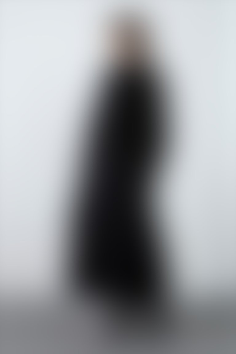 Ön Beden Ve Manşetnakış Detaylıyakası Bağcıklı Siyah Elbise