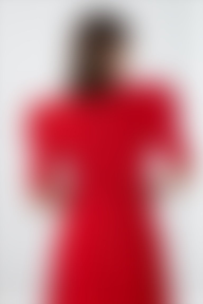 Kol Ucu Pencere Detaylı Arkası Fermuarlı V Yaka Midi Kırmızı Elbise
