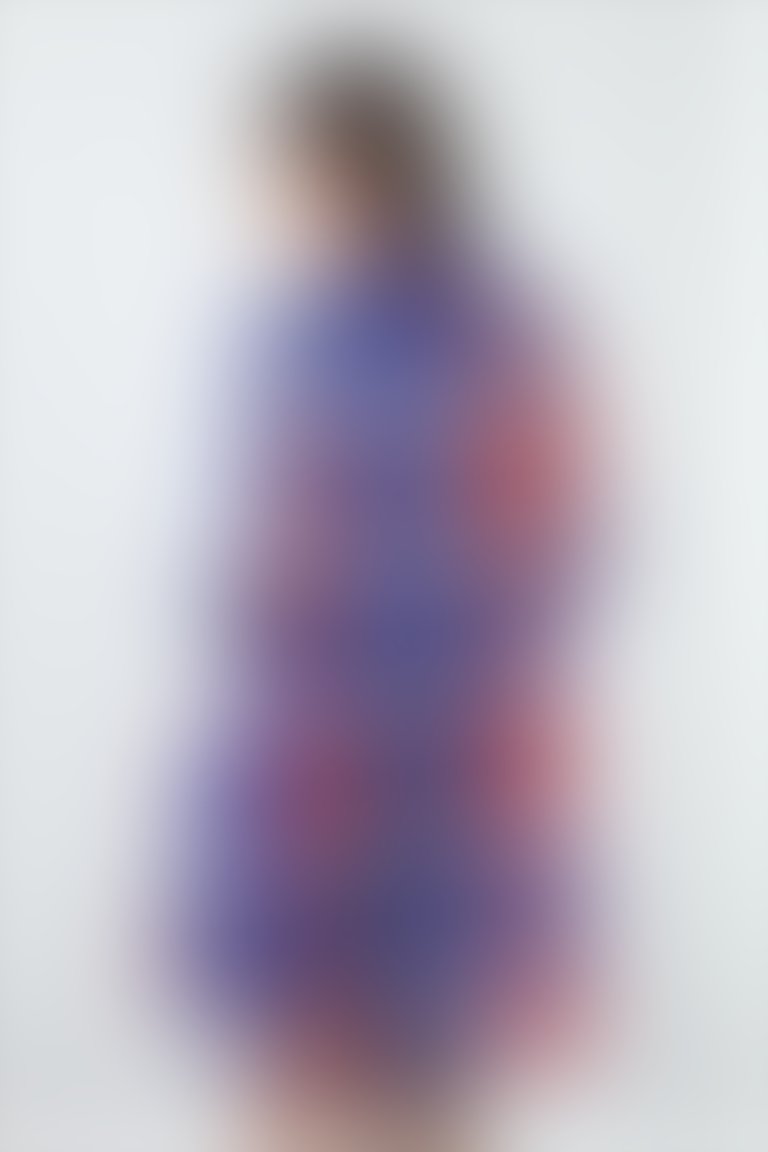 Gül Aksesuar Detaylı Dik Yaka Desenli Lacivert Elbise