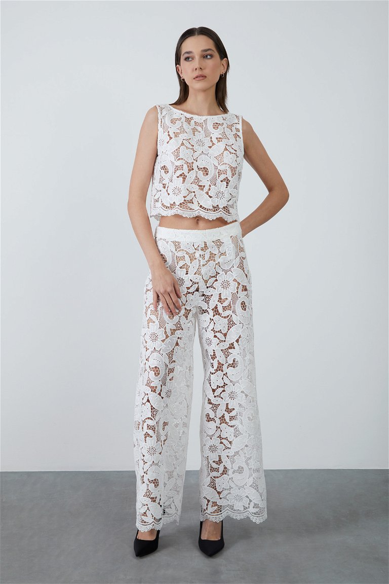 GIZIAGATE - White Trousers With Lace Detail