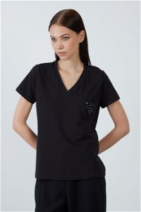 GIZIA - Embroidery Detailed Black Tshirt