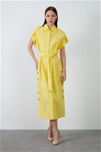 KIWE - Apolet Detaylı Oversize Yırtmaçlı Kuşaklı Sarı Gömlek Elbise