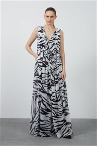 GIZIA - Patterned Black and White V-neck Long Dress