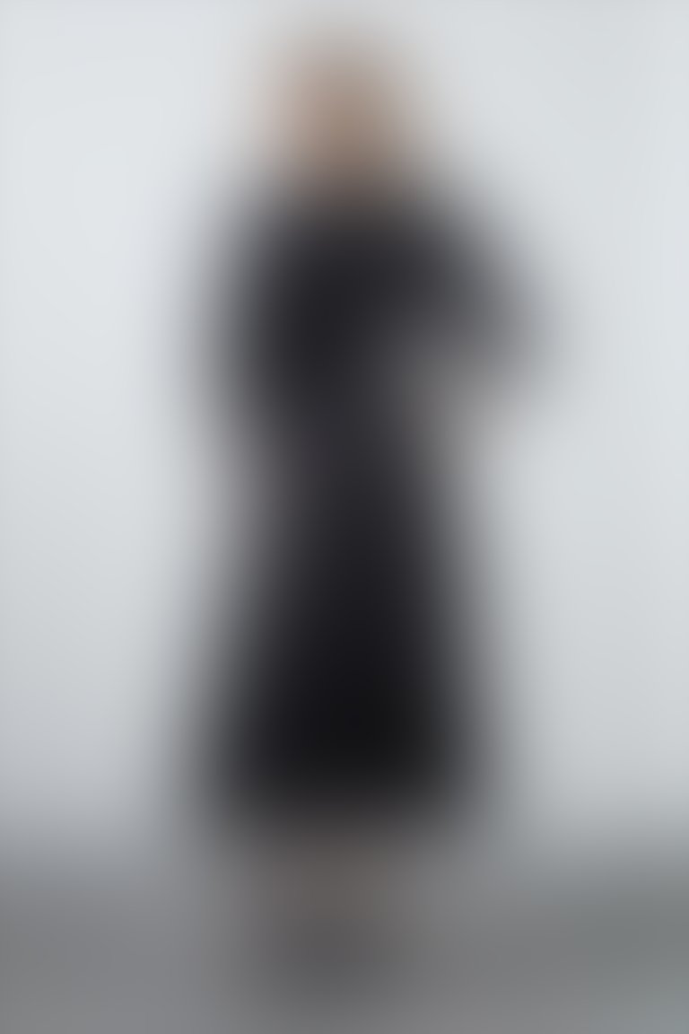 Kurdela Detaylı İşlemeli Siyah Midi Boy Elbise