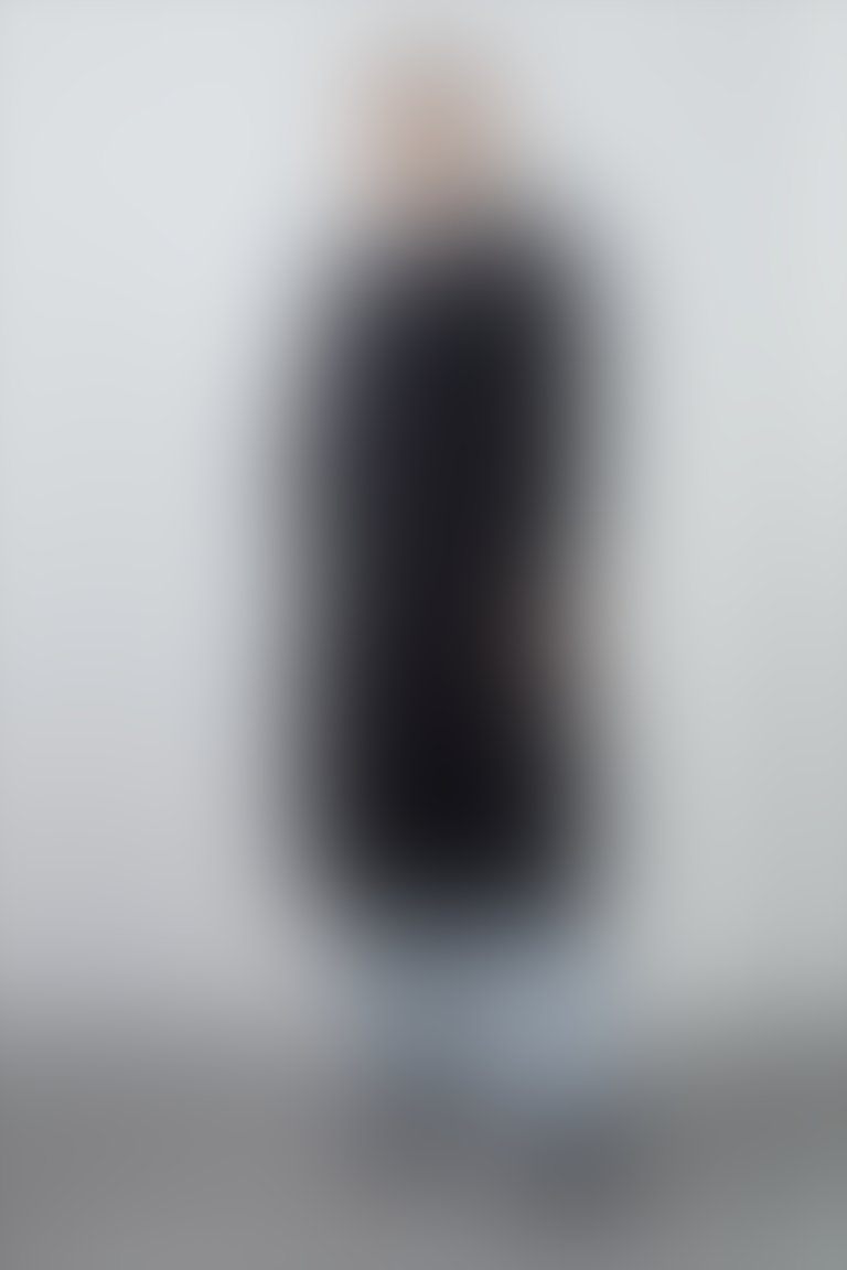 Etek Ucu Büzülebilir Kapüşonlu Uzun Siyah Trenchcoat