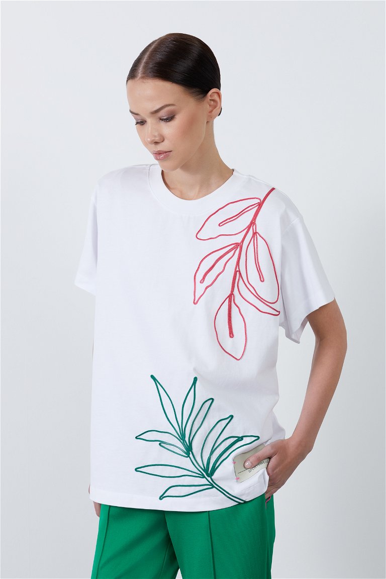 GIZIA SPORT - Embroidery Detail Bicycle Neck White T-Shirt