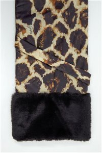 GIZIA - Fur Detailed Leopard Pattern Shawl