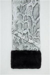 GIZIA - Fur Detailed Snake Pattern Shawl