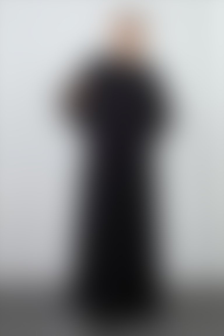 İnci Düğmeli Şifon Kollu Siyah Uzun Elbise