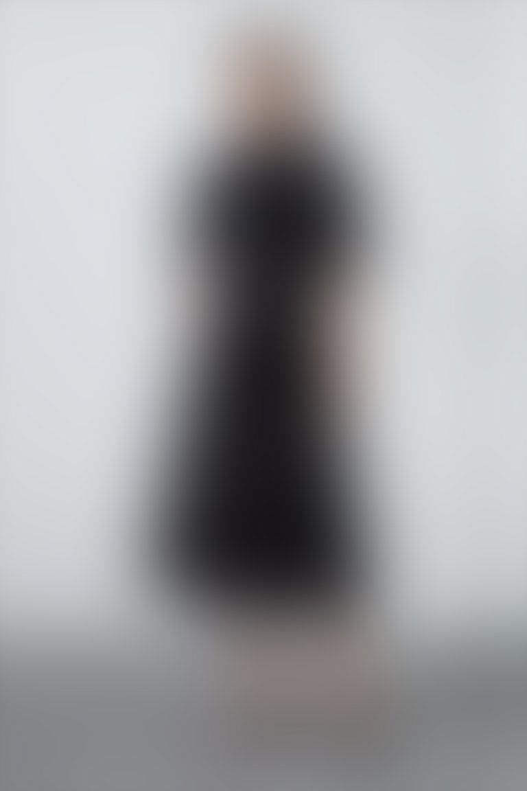Boncuklu Kuşak Detaylı Kemik Düğmeli Siyah Uzun Elbise
