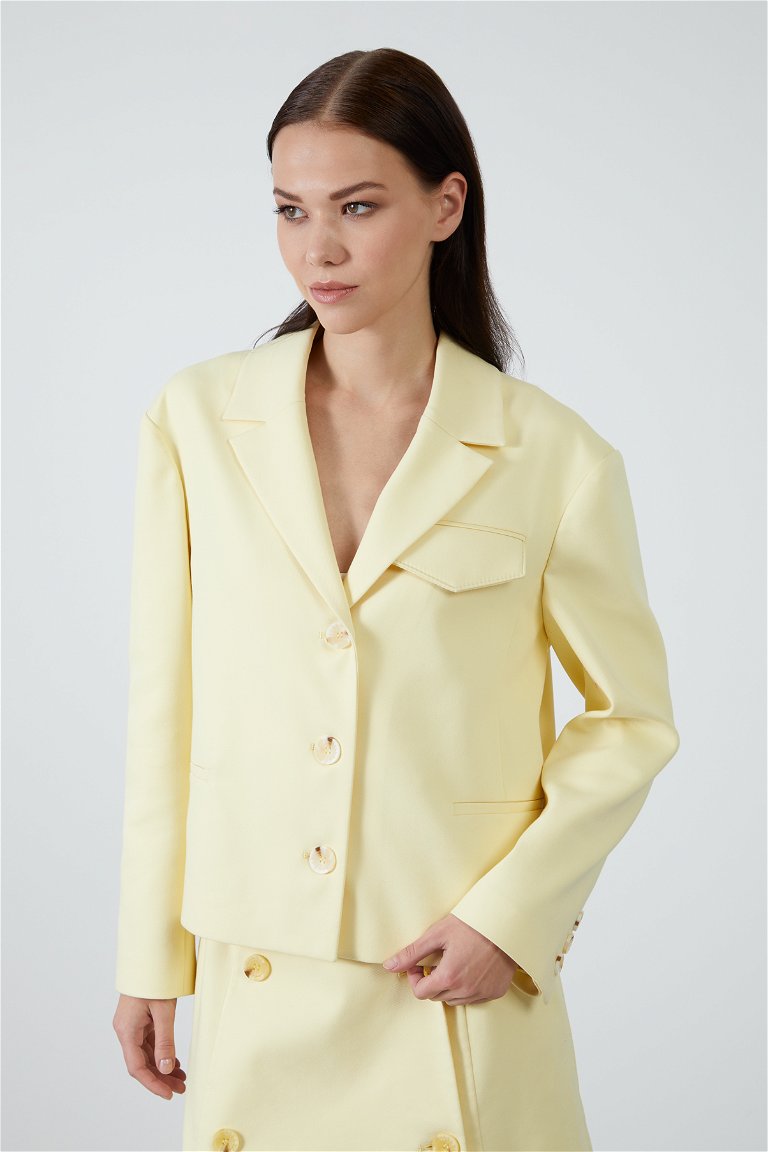 GIZIA - Cep Kapağı Sünger Detaylı Kutu Form Sarı Ceket