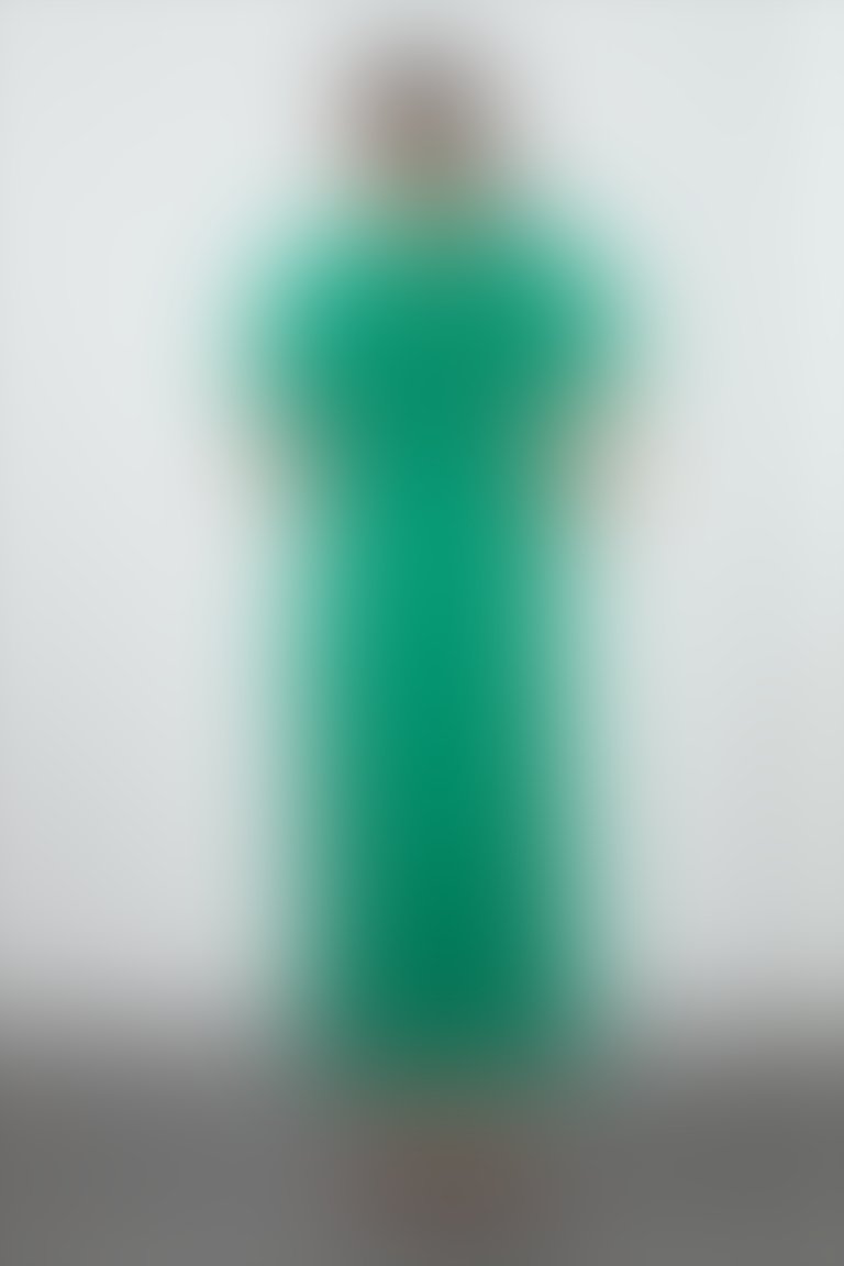 Yandan Piliseli Arkadan Bağlama Detaylı Yeşil Yırtmaçlı Elbise