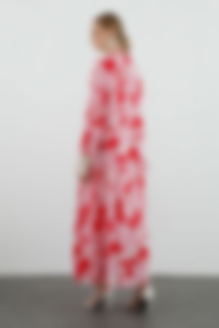 Dantel Detaylı Belden Pileli Uzun Kollu Uzun Kırmızı Elbise