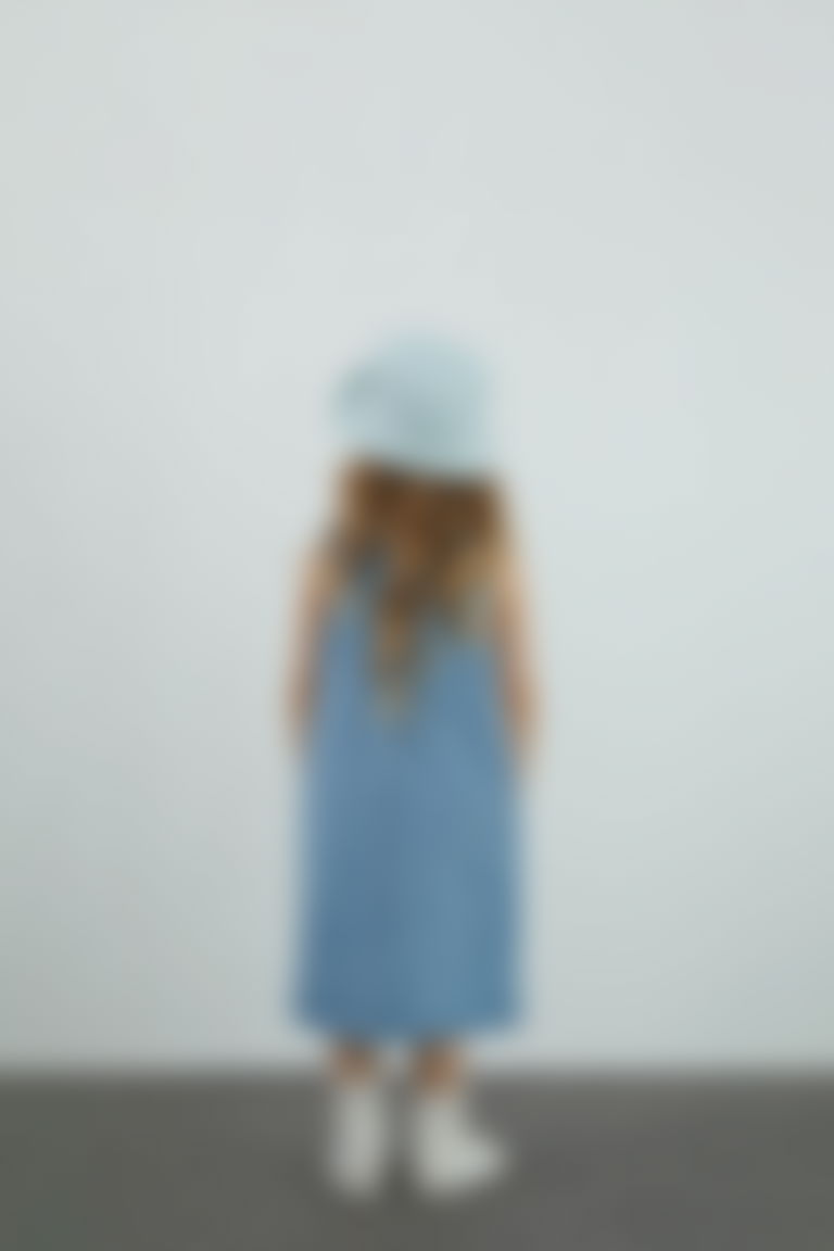 Aplike Detaylı Kız Çocuk Mavi Jean Elbise