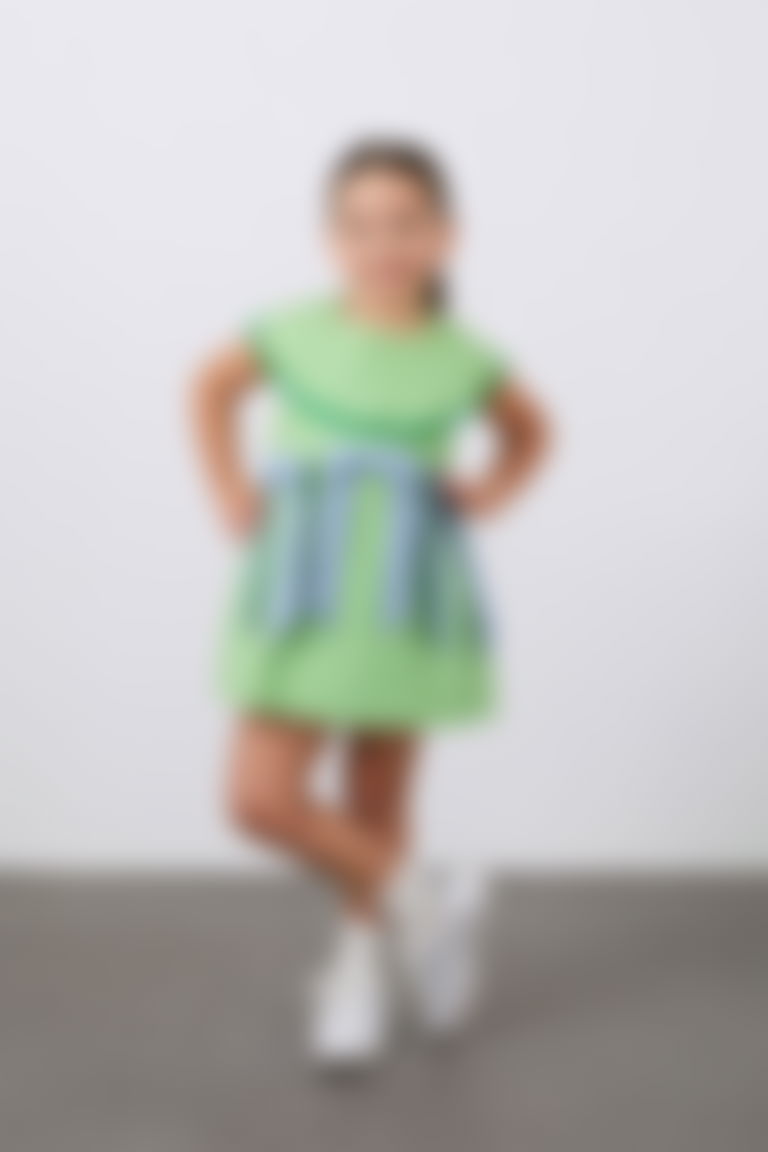 Fiyonklu ve Yaka Detaylı Kolsuz Yeşil Kız Çocuk Elbise