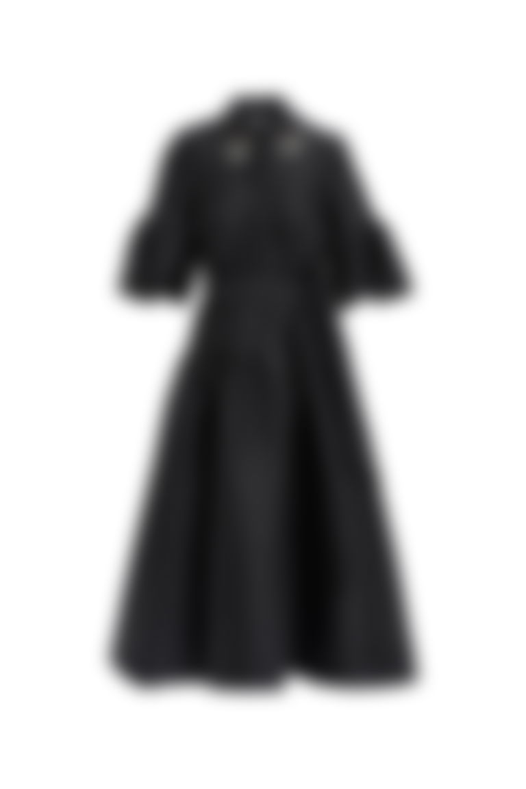 İşleme Detaylı Volan Kollu Siyah Elbise